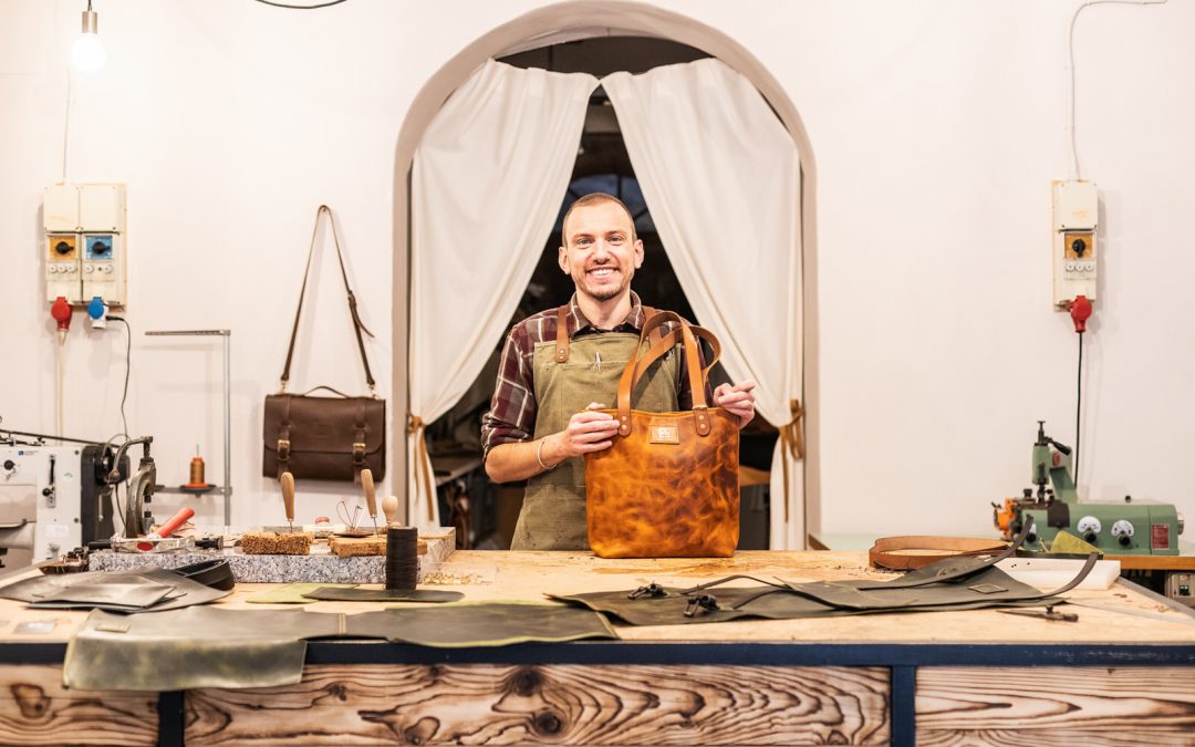 ENG – Elia Sanchini Bottega Artigiana del Cuoio
